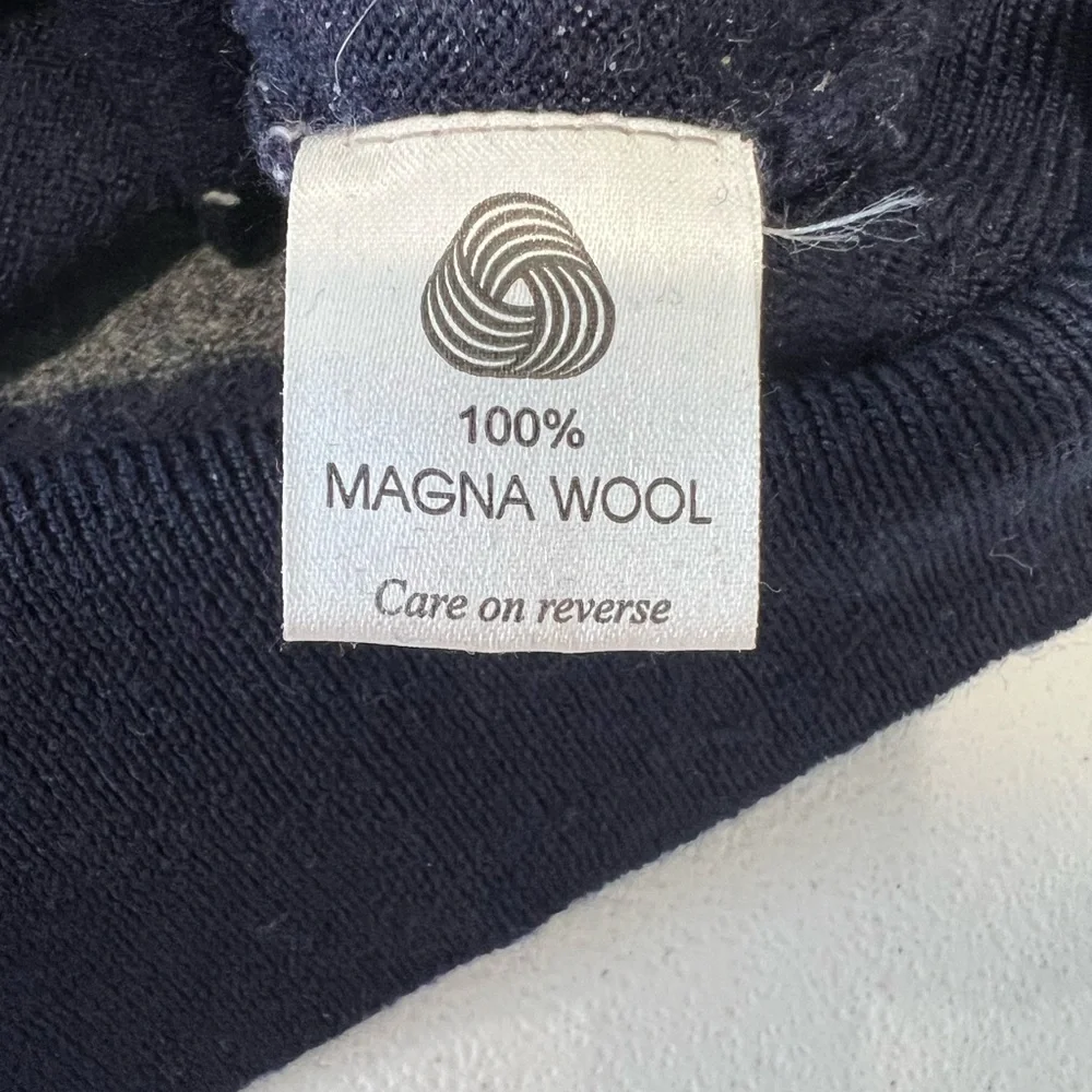 Monte Carlo striped sweater 1/4 button 100 % MAGNA WOOL collar Sz 40 12/14Years